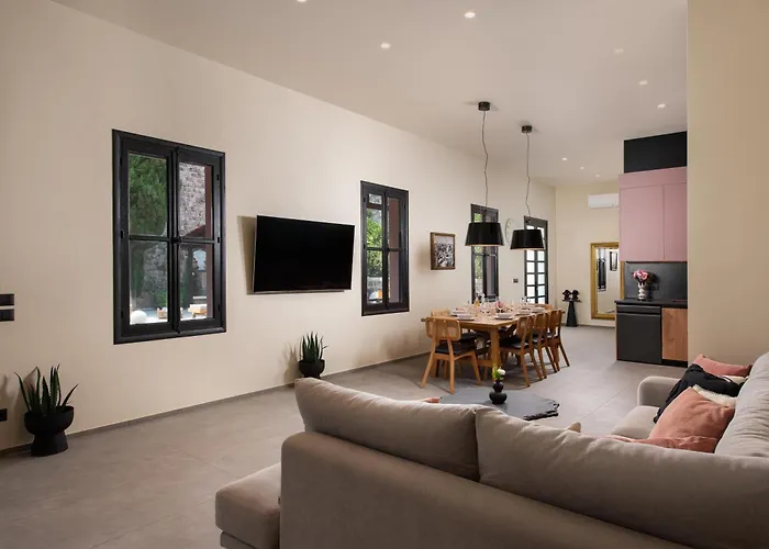 Fluvian فيلة Rhodes City